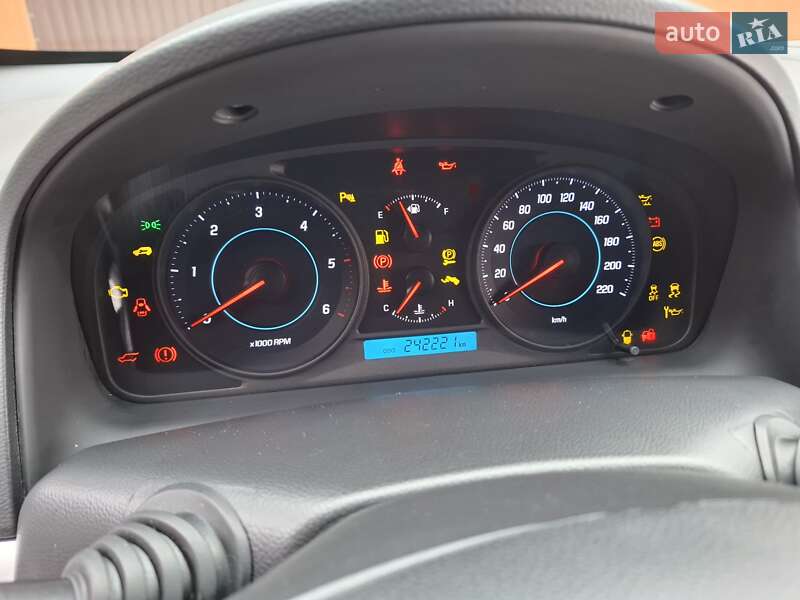 Внедорожник / Кроссовер Chevrolet Captiva 2012 в Ивано-Франковске