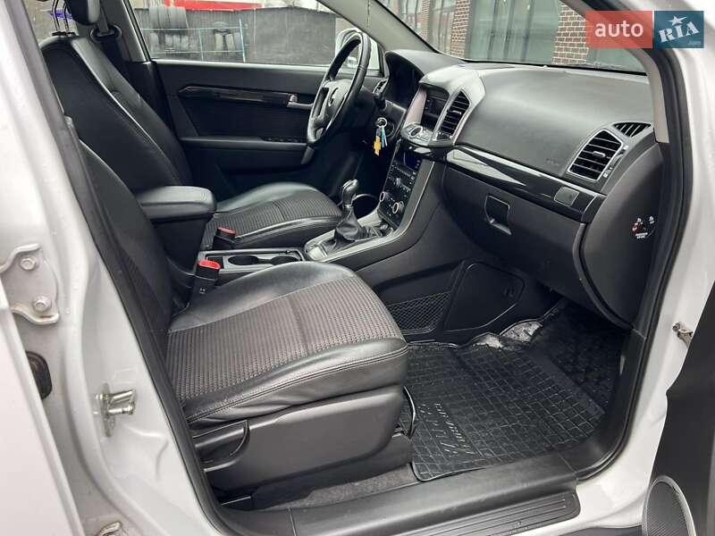 Позашляховик / Кросовер Chevrolet Captiva 2011 в Чернівцях