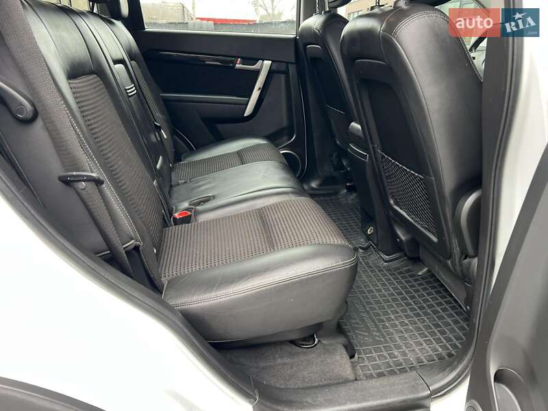 Позашляховик / Кросовер Chevrolet Captiva 2011 в Чернівцях