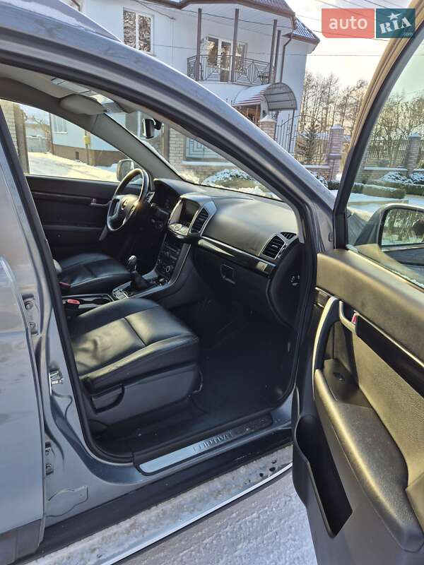 Позашляховик / Кросовер Chevrolet Captiva 2011 в Ківерцях