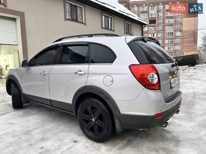 Позашляховик / Кросовер Chevrolet Captiva 2008 в Києві