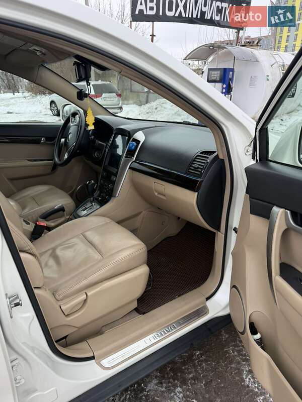 Внедорожник / Кроссовер Chevrolet Captiva 2010 в Тернополе