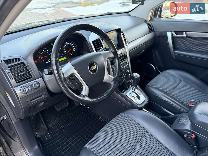 Внедорожник / Кроссовер Chevrolet Captiva 2010 в Здолбунове