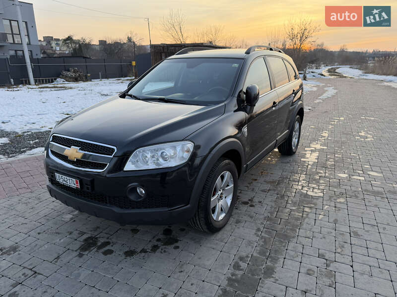 Внедорожник / Кроссовер Chevrolet Captiva 2010 в Здолбунове