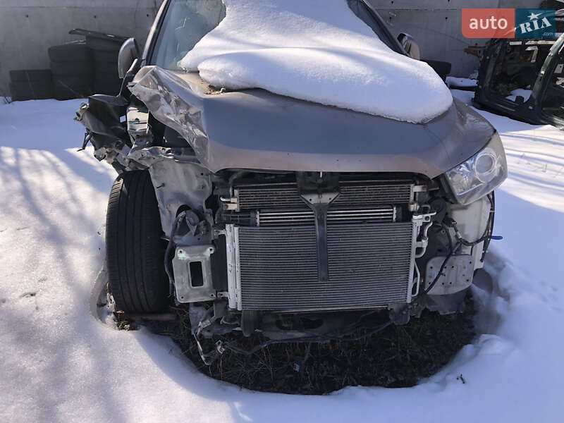 Внедорожник / Кроссовер Chevrolet Captiva 2014 в Киеве