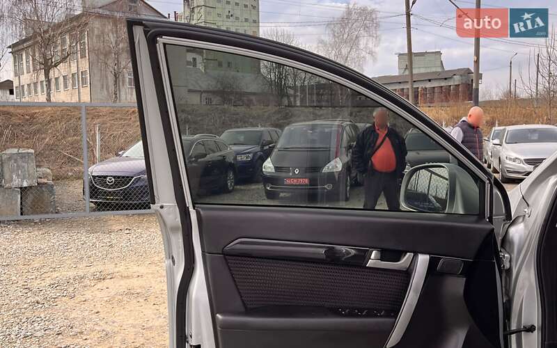 Внедорожник / Кроссовер Chevrolet Captiva 2011 в Стрые