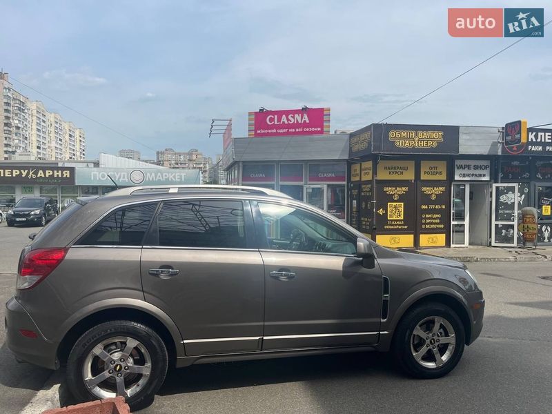 Позашляховик / Кросовер Chevrolet Captiva 2012 в Києві