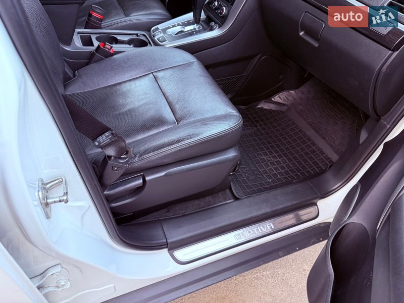 Внедорожник / Кроссовер Chevrolet Captiva 2013 в Киеве