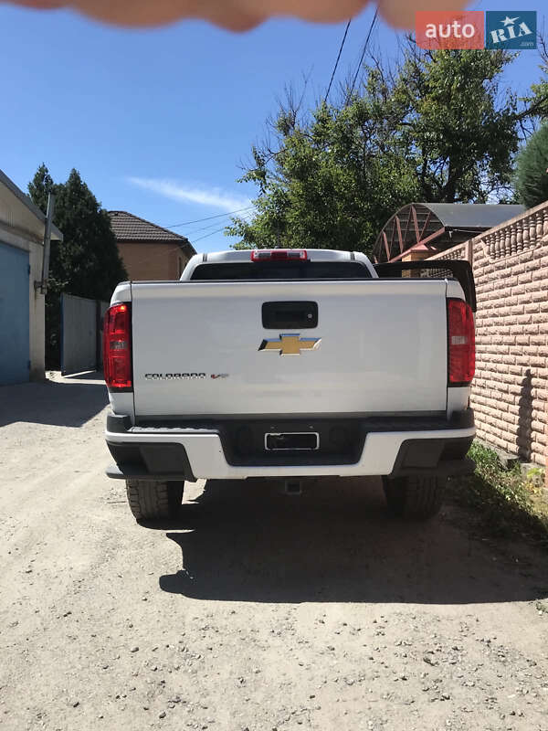 Пикап Chevrolet Colorado 2017 в Запорожье