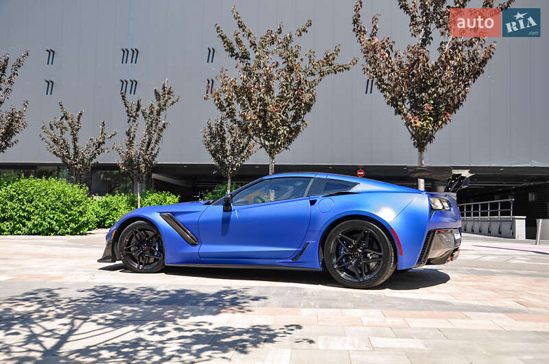 Купе Chevrolet Corvette 2019 в Киеве