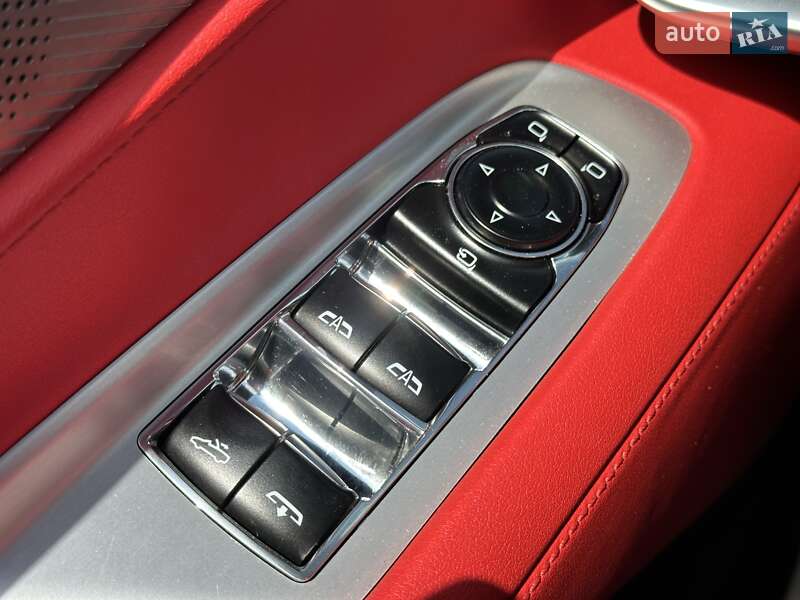 Кабриолет Chevrolet Corvette 2023 в Киеве