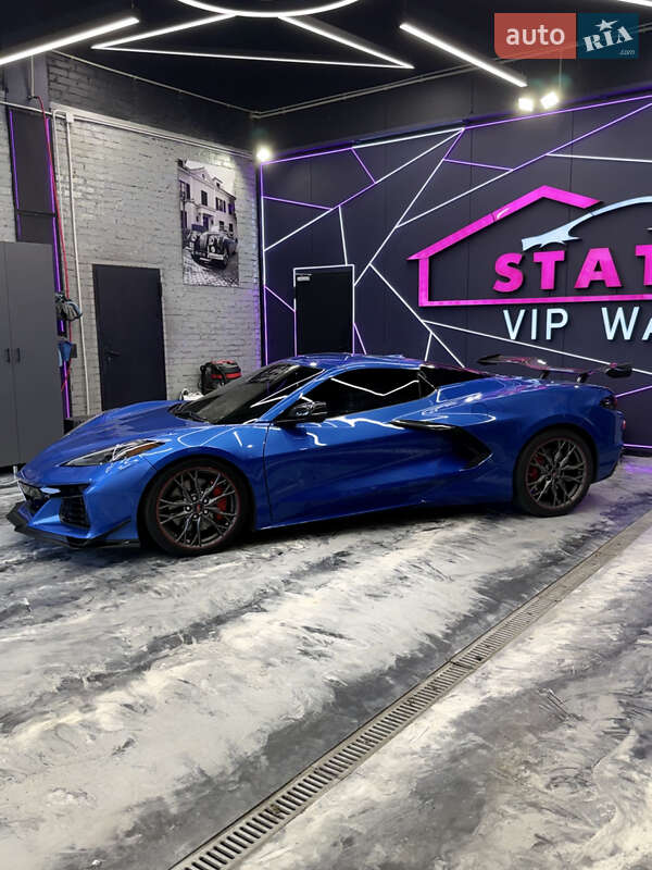 Кабриолет Chevrolet Corvette 2023 в Киеве