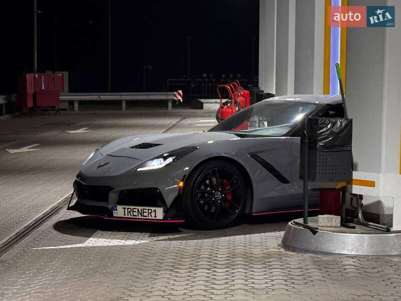 Кабриолет Chevrolet Corvette 2016 в Киеве