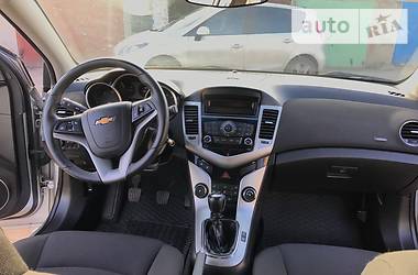 Хэтчбек Chevrolet Cruze 2012 в Коростене