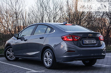 Седан Chevrolet Cruze 2018 в Львове