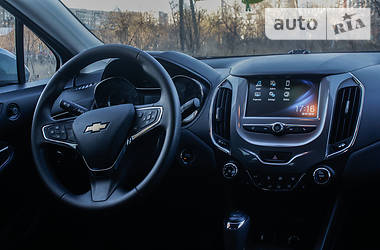 Седан Chevrolet Cruze 2018 в Львове