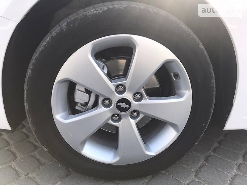Седан Chevrolet Cruze 2010 в Бродах