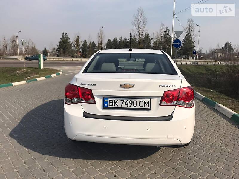 Седан Chevrolet Cruze 2010 в Бродах