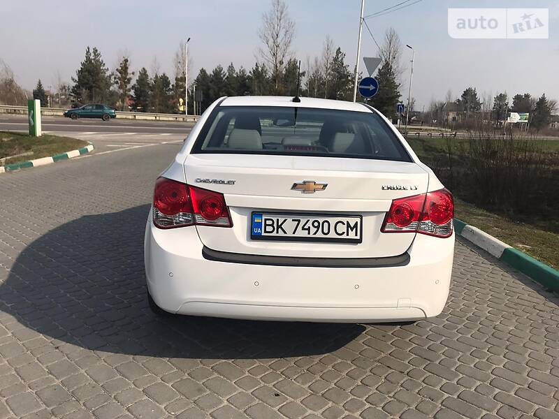 Седан Chevrolet Cruze 2010 в Бродах