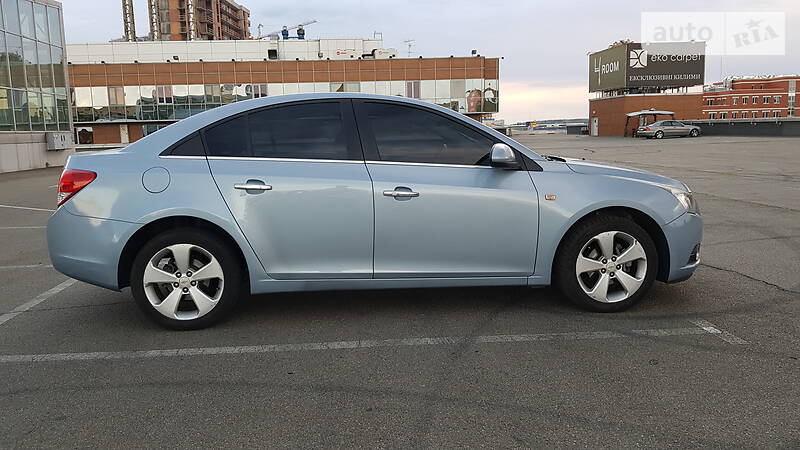 Седан Chevrolet Cruze 2008 в Києві