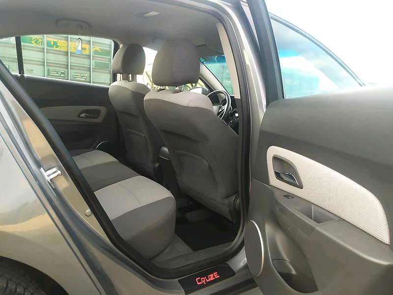 Седан Chevrolet Cruze 2010 в Радехові