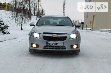 Седан Chevrolet Cruze 2010 в Полтаве