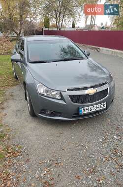 Хэтчбек Chevrolet Cruze 2011 в Емильчине