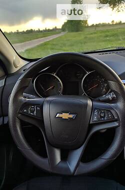 Седан Chevrolet Cruze 2015 в Чернигове