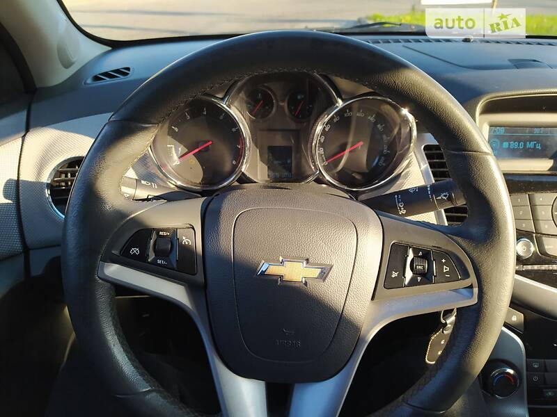 Седан Chevrolet Cruze 2010 в Тернополі