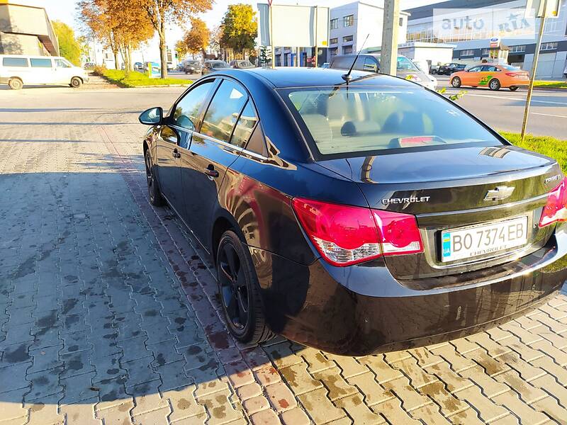 Седан Chevrolet Cruze 2010 в Тернополі