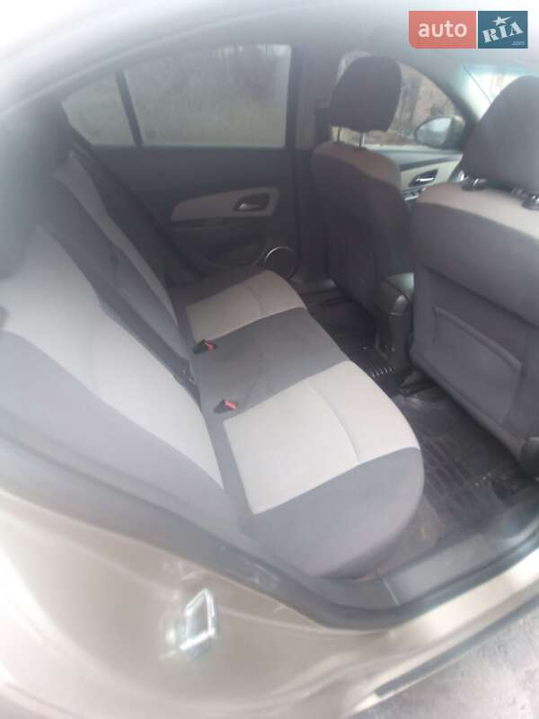 Седан Chevrolet Cruze 2010 в Кобеляках