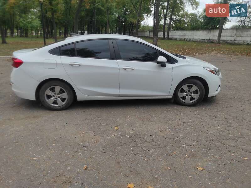 Седан Chevrolet Cruze 2016 в Покровську