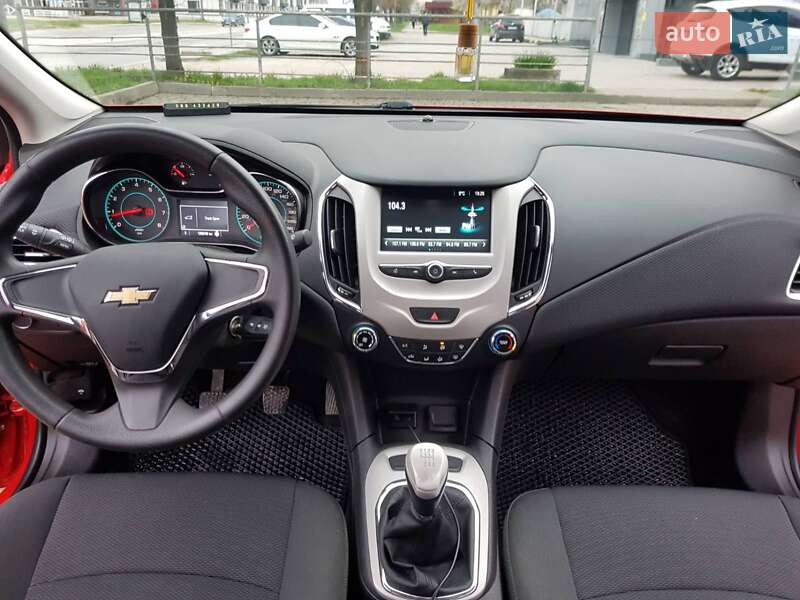 Седан Chevrolet Cruze 2016 в Ивано-Франковске