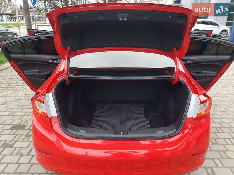 Седан Chevrolet Cruze 2016 в Ивано-Франковске