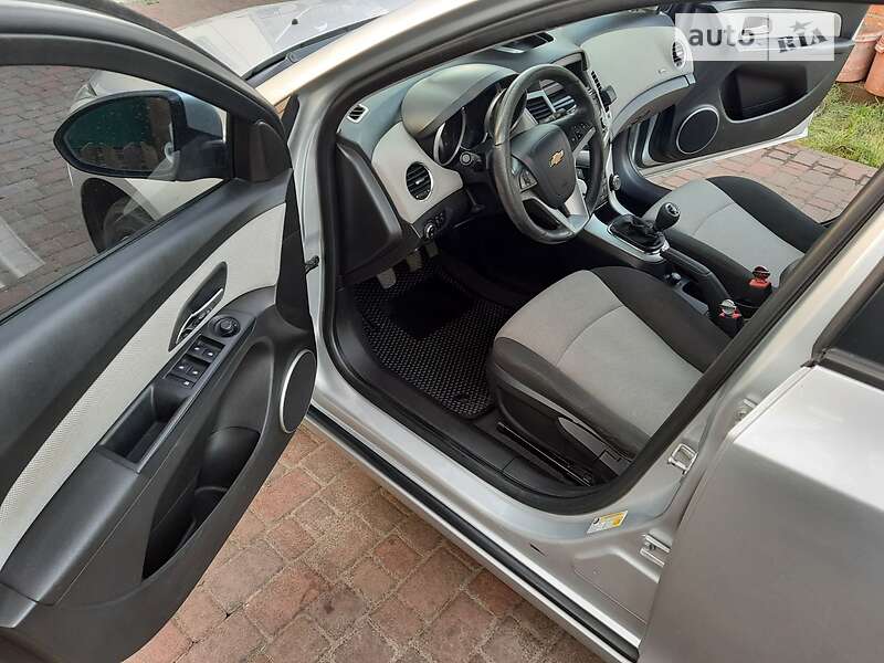 Седан Chevrolet Cruze 2010 в Черкассах фото 17 Седан Chevrolet Cruze 2010 в Черкассах