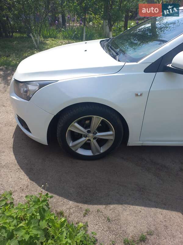 Седан Chevrolet Cruze 2014 в Лохвиці