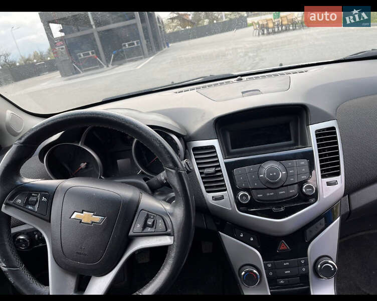 Седан Chevrolet Cruze 2012 в Калуші