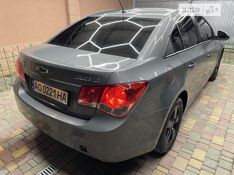 Седан Chevrolet Cruze 2009 в Ужгороде