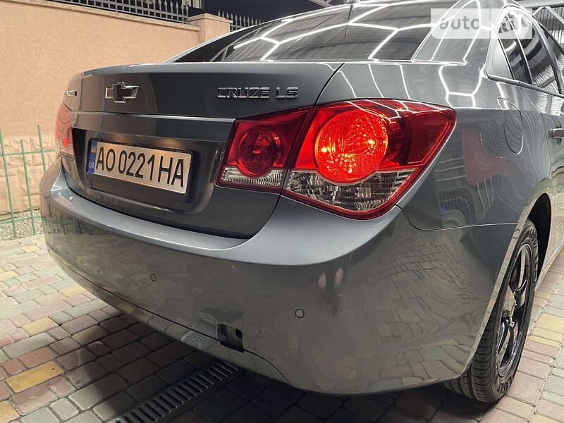 Седан Chevrolet Cruze 2009 в Ужгороде