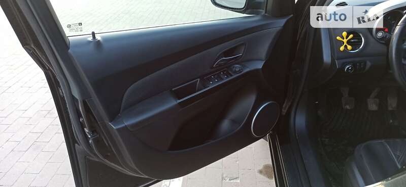 Седан Chevrolet Cruze 2011 в Сумах