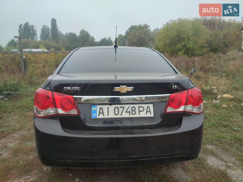 Седан Chevrolet Cruze 2011 в Малині