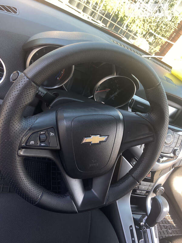 Седан Chevrolet Cruze 2011 в Кривому Розі