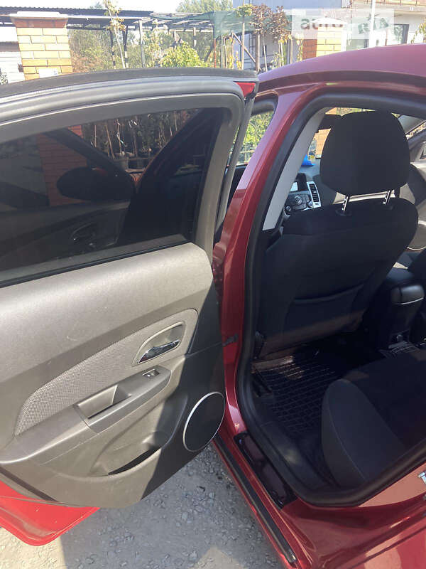Седан Chevrolet Cruze 2011 в Кривому Розі