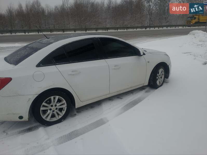 Седан Chevrolet Cruze 2010 в Києві
