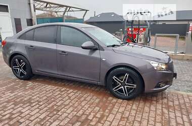 Седан Chevrolet Cruze 2011 в Рокитном