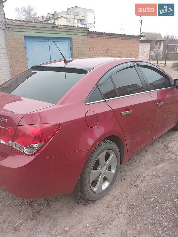 Седан Chevrolet Cruze 2012 в Богуславі