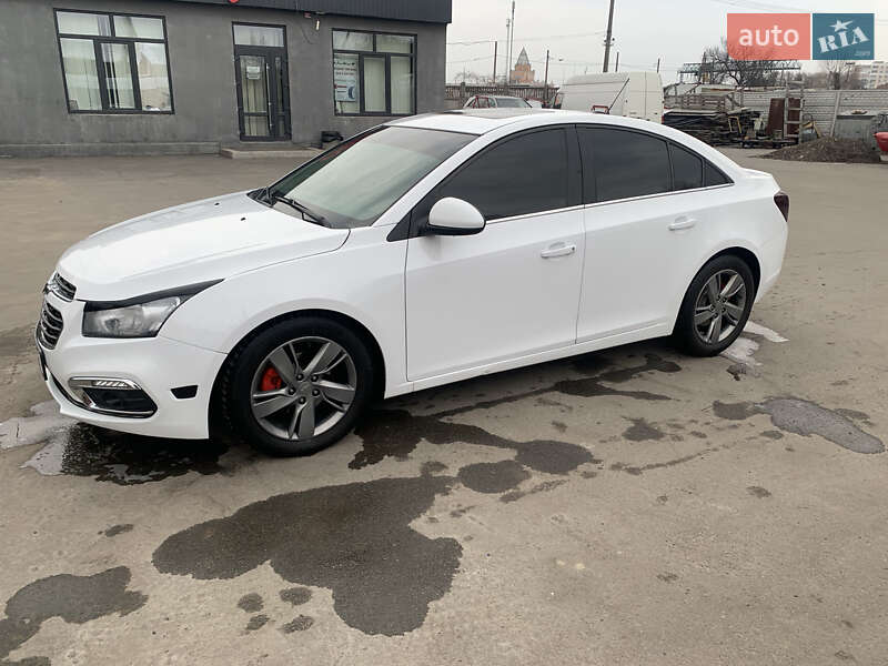 Седан Chevrolet Cruze 2015 в Чернигове