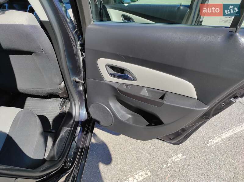 Седан Chevrolet Cruze 2014 в Запорожье
