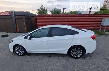 Седан Chevrolet Cruze 2017 в Львове