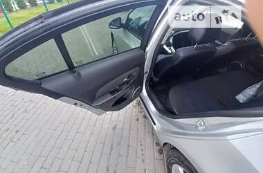 Седан Chevrolet Cruze 2012 в Львове